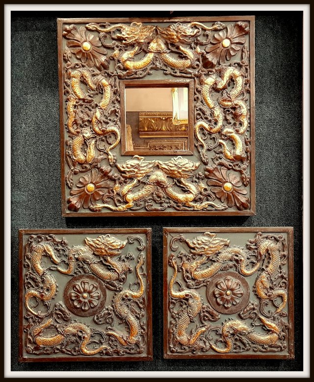 019.2023 Tryptyk Smoki. Rama z lusterkiem Out 45 x 45,5 cm, Kafle Out 30,5 x 30,5 cm